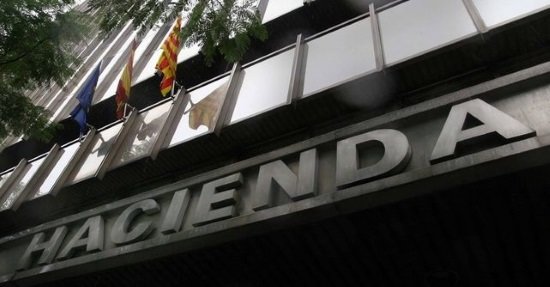 LAS DEUDAS TRIBUTARIAS DERIVADAS AL PRESUNTO RESPONSABLE DEBEN SUSPENDERSE AUTOMÁTICAMENTE