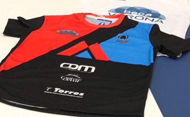 EL  CDM-ECL AVANT MONCADA NOS HACE ENTREGA DE SU CAMISETA