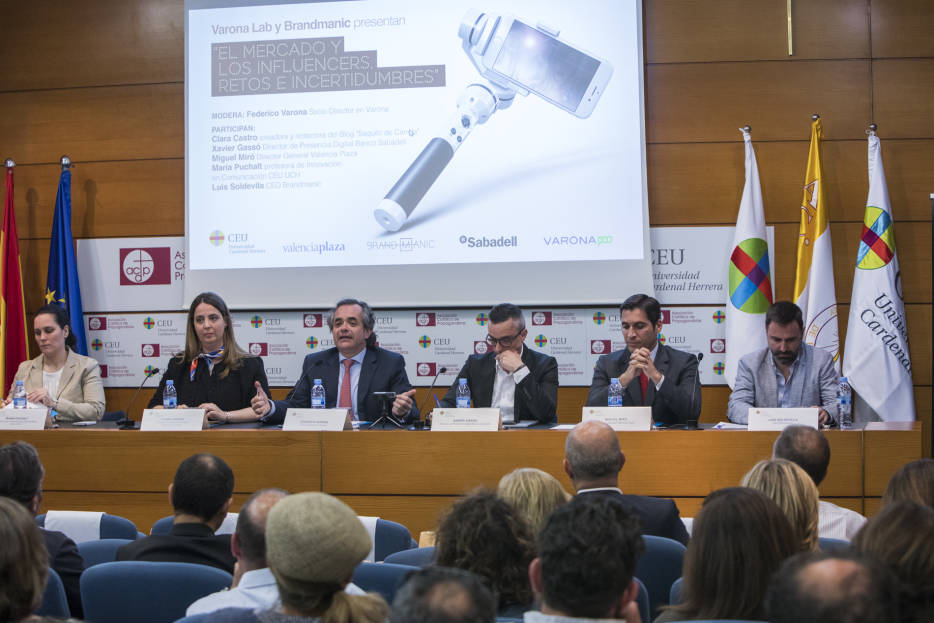 INFLUENCERS Y EMPRESAS SE DAN LA MANO EN UNA JORNADA ORGANIZADA POR VARONA Y BRANDMANIC
