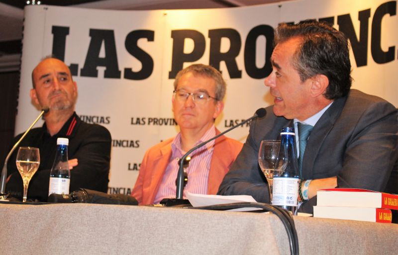 UNA FIESTA LITERARIA PARA PRESENTAR «LA GALLERA» DE RAMÓN PALOMAR